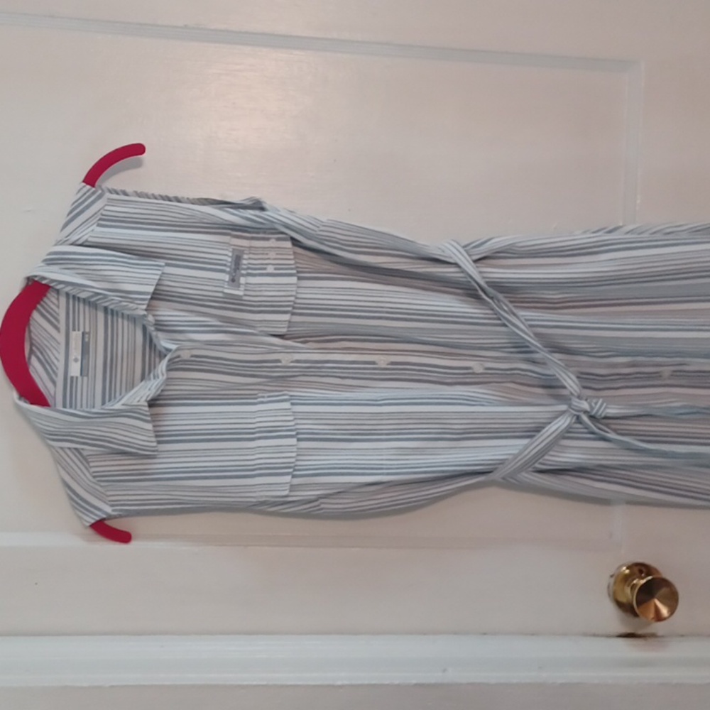 Columbia PFG women's sleeveless dress women's. Size medium gray and whit…